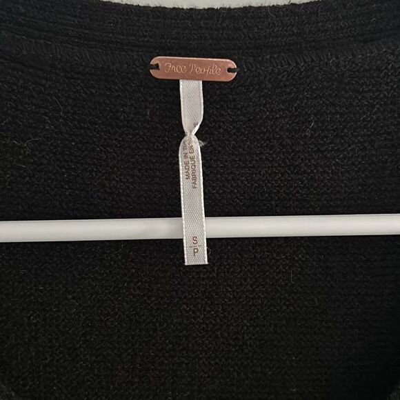 Free People classic black knit sweater‎ tunic size small - Picture 4 of 8